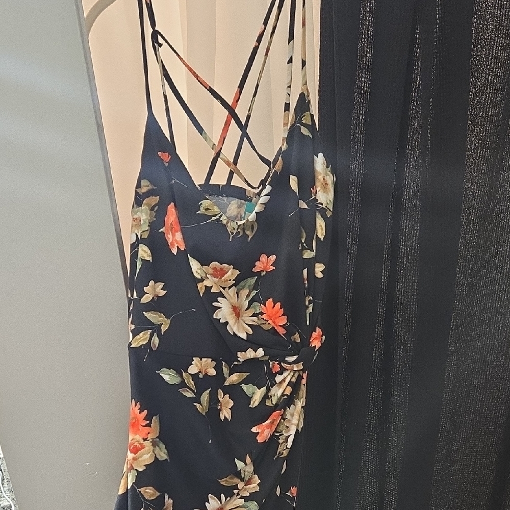 NEVER WORN Floral Strappy Dress